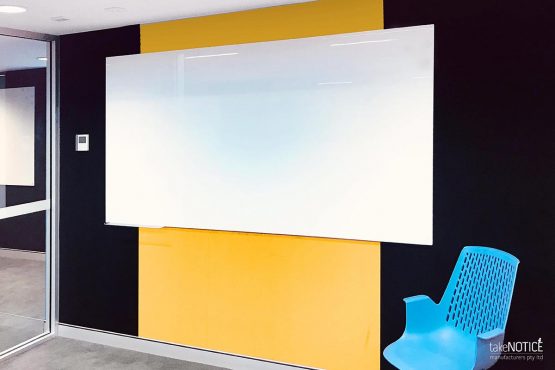 whiteboard pinboard wall lining